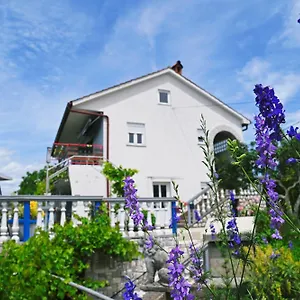 Biondi , Viskovo Croazia